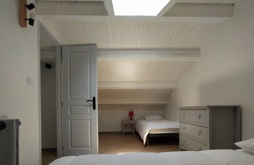 Les Assions Apartment | Gîte N1 -Apartment-Classic-Ensuite with Shower