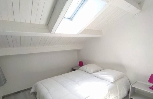 Les Assions Apartment | Gîte N1 -Apartment-Classic-Ensuite with Shower