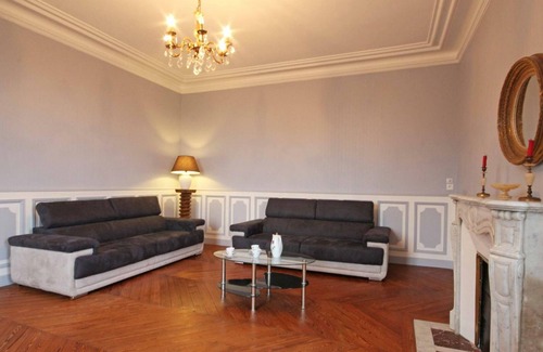 Neuvy-au-Houlme Cottage | Gite Neuvy-au-Houlme, 4 bedrooms, 9 persons