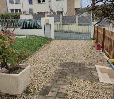 Orsay House | Gite Orsay, 300m RER