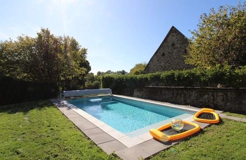 Pleaux Cottage | Gite Pleaux, 3 bedrooms, 6 persons