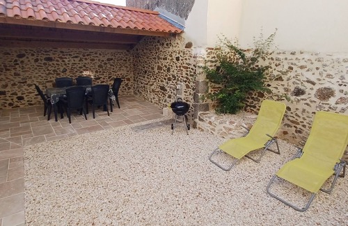 Saint-Mesmin House | Gite, Proche puy du fou Pour 6 Personnes Idéal Pour Famille Commerce à Proximité