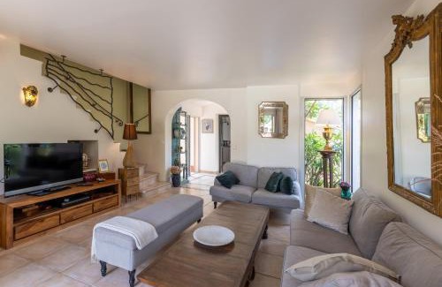 Grospierres House | Gite Provençal
