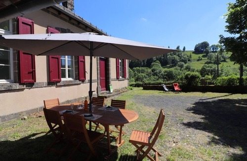 Saint-Martin-Valmeroux Cottage | Gite Saint-Martin-Valmeroux, 2 bedrooms, 4 persons