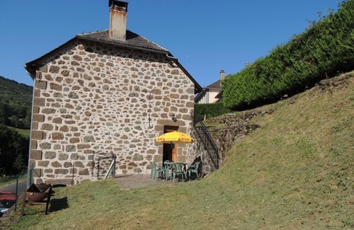 Saint-Projet-de-Salers Cottage | Gite Saint-Projet-de-Salers, 4 bedrooms, 8 persons