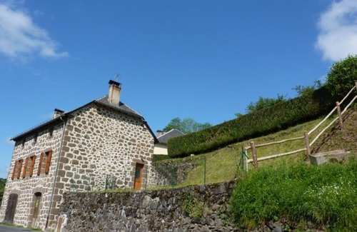 Saint-Projet-de-Salers Cottage | Gite Saint-Projet-de-Salers, 4 bedrooms, 8 persons