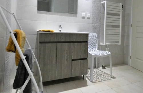 Saint-Lon-les-Mines House | Gite Saint-Lon-les-Mines, 1 bedroom, 4 persons