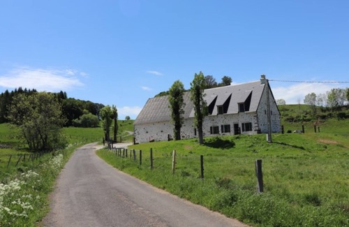 Saint-Hippolyte Cottage | Gite Saint-Hippolyte, 5 bedrooms, 14 persons