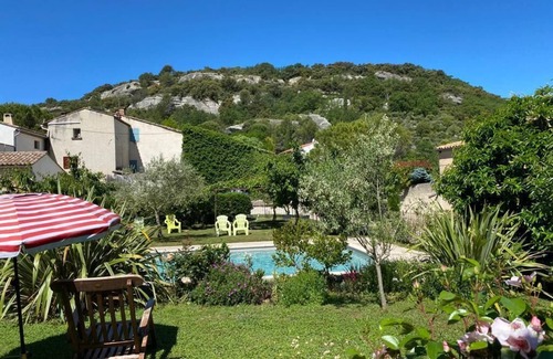 Venasque Apartment | Gîte Studio with Terrace in Venasque