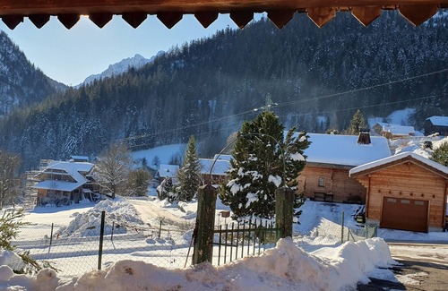 Saint-Jean-de-Sixt Apartment | Gîte T2 neuf - 36 m2 - In a renovated farmhouse. Rated 3 *. Calm