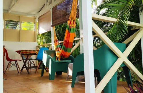 Bouillante Ski Chalet | Gîte Ti papiyon with swimming pool 5 minutes from Malendure beach