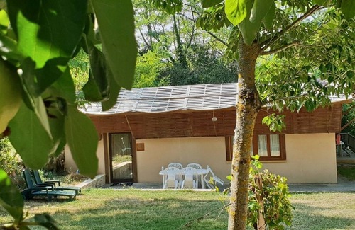 Penne-d'Agenais Condo | GÎTE TOURNESOL campagne, 2 bedrooms, 6 Pers. + sofa for 2 children, indoor swimming pool