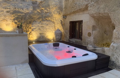 Cravant-les-Coteaux House | Gite Troglodyte de Charme & SPA Privatif en Touraine