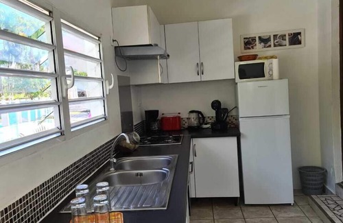 Petit-Bourg House | Gîte Tropical (1 to 6 pers: 2 bdrms) fenced property & huge swimming pool