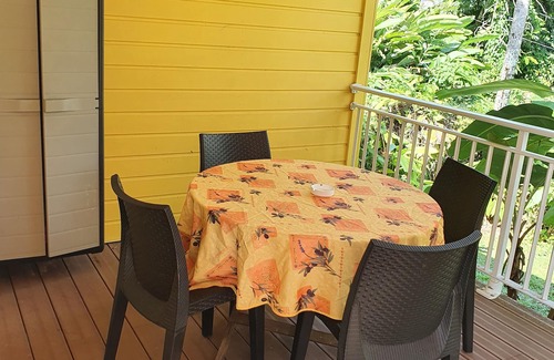 Petit-Bourg House | Gîte Tropical (1 to 6 pers: 2 bdrms) fenced property & huge swimming pool