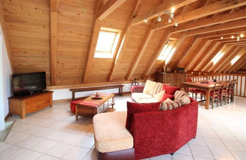 Veze Cottage | Gite Vèze, 3 bedrooms, 6 persons