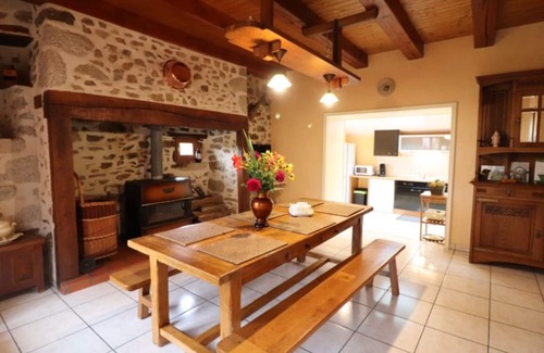 Chataigneraie Cantalienne Cottage | Gite Vitrac, 3 bedrooms, 6 persons