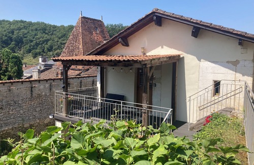 Brantome-en-Perigord Cottage | Gite with pool access in the heart of Brantome