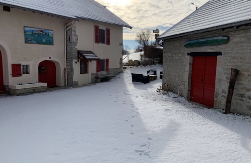 Molain House | Gite with spa, large 12-bed winter/summer house