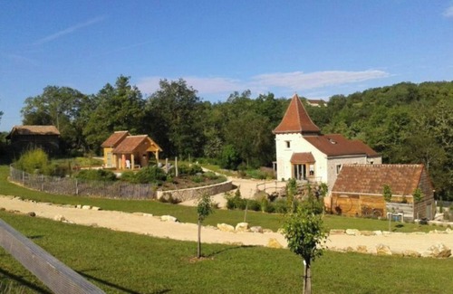 Salviac Cottage | Gite with swimming pool, in a quiet bucolic setting