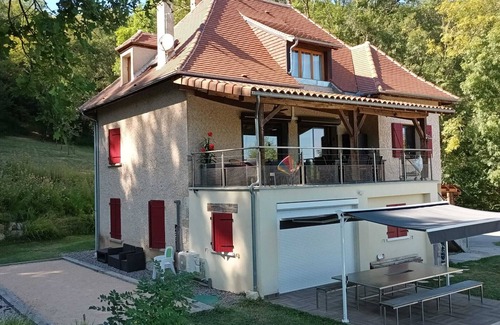 Carennac House | Gite14 Personnes sur 1.6ha, Piscine et Panorama sur Vallée de la Dordogne