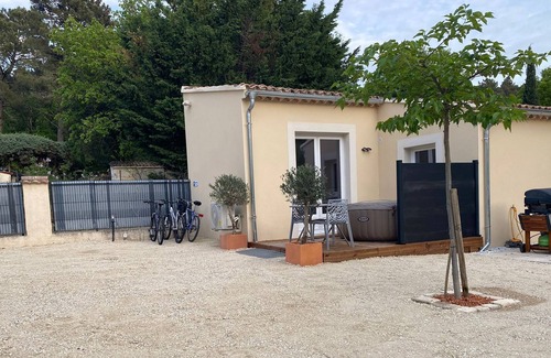 Mondragon Apartment | Gites Avec spa Privé