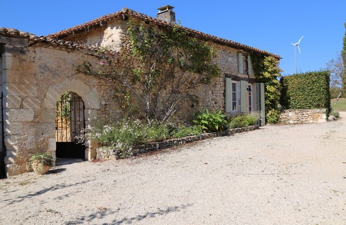 Villamblard Cottage | Gites Boutique sleeps 12 (All three gites)