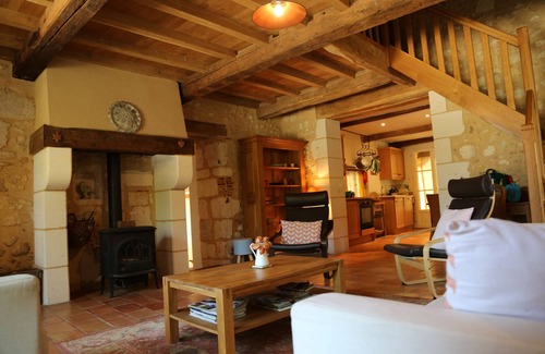 Villamblard Cottage | Gites Boutique The Bread Oven Sleeps 6 (3 Bedrooms)