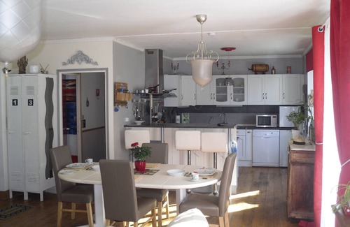 Plourin-les-Morlaix Apartment | Gites de Daumesnil 5 minutes walk from town center.