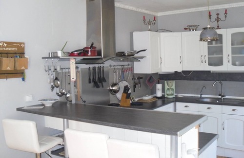 Plourin-les-Morlaix Apartment | Gites de Daumesnil 5 minutes walk from town center.