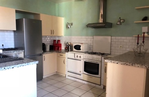 Salles-Arbuissonnas-en-Beaujolais House | Gites du chateau du Breuil