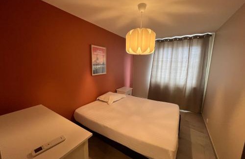 Bourg-Saint-Andeol Apartment | Gites Terres De Provence