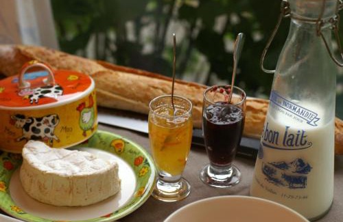 Saint-Coulomb Bed & Breakfast | GIVERNY COTTAGE