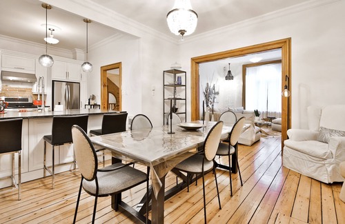 Downtown Montreal House | Giving 65% off for 31 days! Brownstone Home in heart of Montreal!