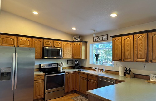 Whitefish House | Glacier Riverside Lodge- Only 10 min to Glacier Park!