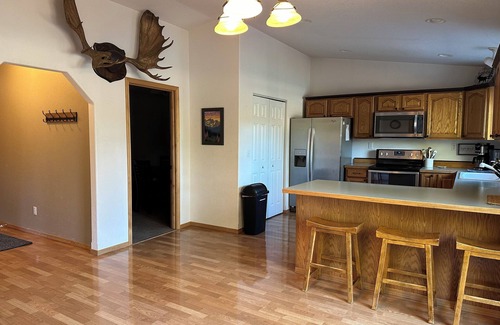 Whitefish House | Glacier Riverside Lodge- Only 10 min to Glacier Park!