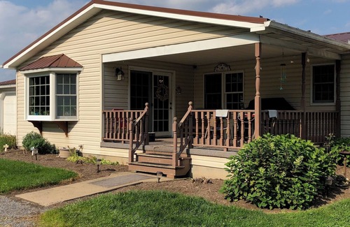 Muncy House | Glade Run House - A quiet country home retreat with a stream running through it.