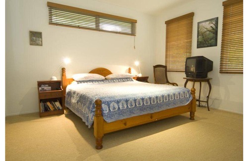 Flinders House | Glades R Golden in Flinders