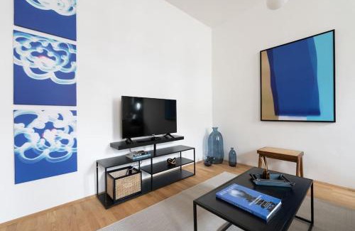 Neulerchenfeld Apartment | Glam 1BR Suite, Easy City Path by HM
