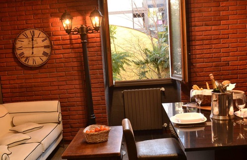 Acquabella Apartment | Glam Apartement in Milan