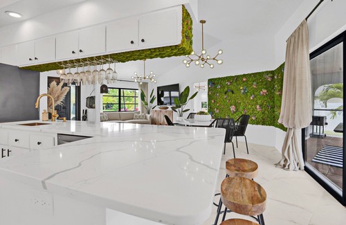 Port Charlotte House | Glamorous 3-Bedroom Villa w/Heated Pool In Sarasota Area.