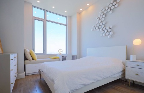 Sheepshead Bay Apartment | Glamorous & Contemporary Oasis Apt in Brooklyn NY!