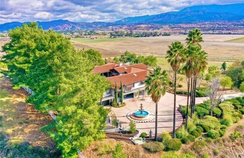 Temecula Villa | Glamorous Getty Villa of Wine Country