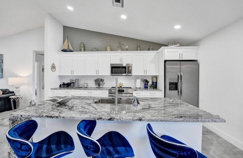 Delray Beach House | Glamorous *New* Home in Delray Beach near The Ave!