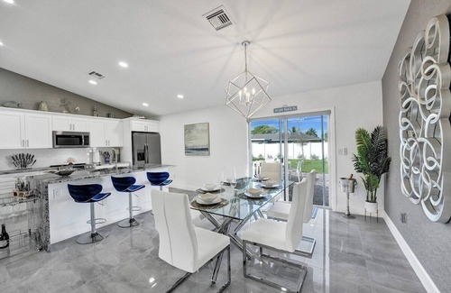 Delray Beach House | Glamorous *New* Home in Delray Beach near The Ave!