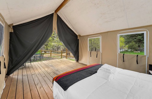 Poudre Park House | Glamp 17- Majestic Moose