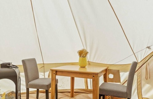 Lookout Valley Neighborhood Association RV Rental | Glamp on Functional Farm w/pool 15min to Chatt!