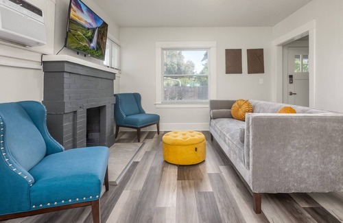 Raisin House | Glamp Tower District Home W/ Fast WiFi & Fire-Pit