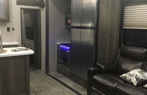 Fallbrook House | Glamper camper on site!