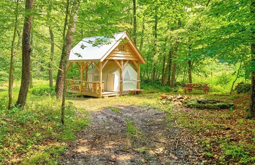 Fishs Eddy RV Rental | Glamping at Joe's Hideaway at French Woods Farm